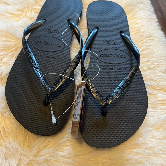 Havaianas Women's Slim Flip Flop Sandal, Black, New Shoe.

No box - Picture 3 of 4
